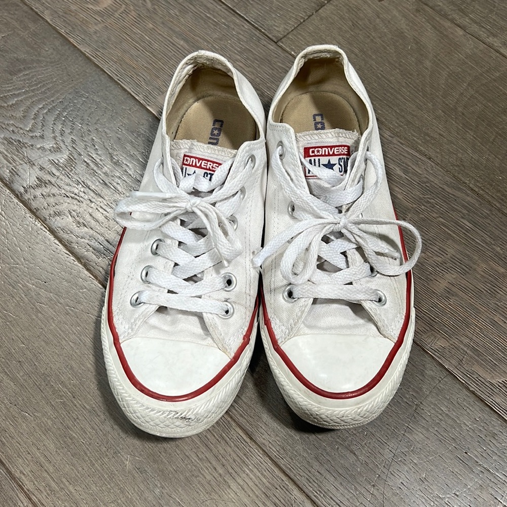 White converse women’s size 7 men’s size 5